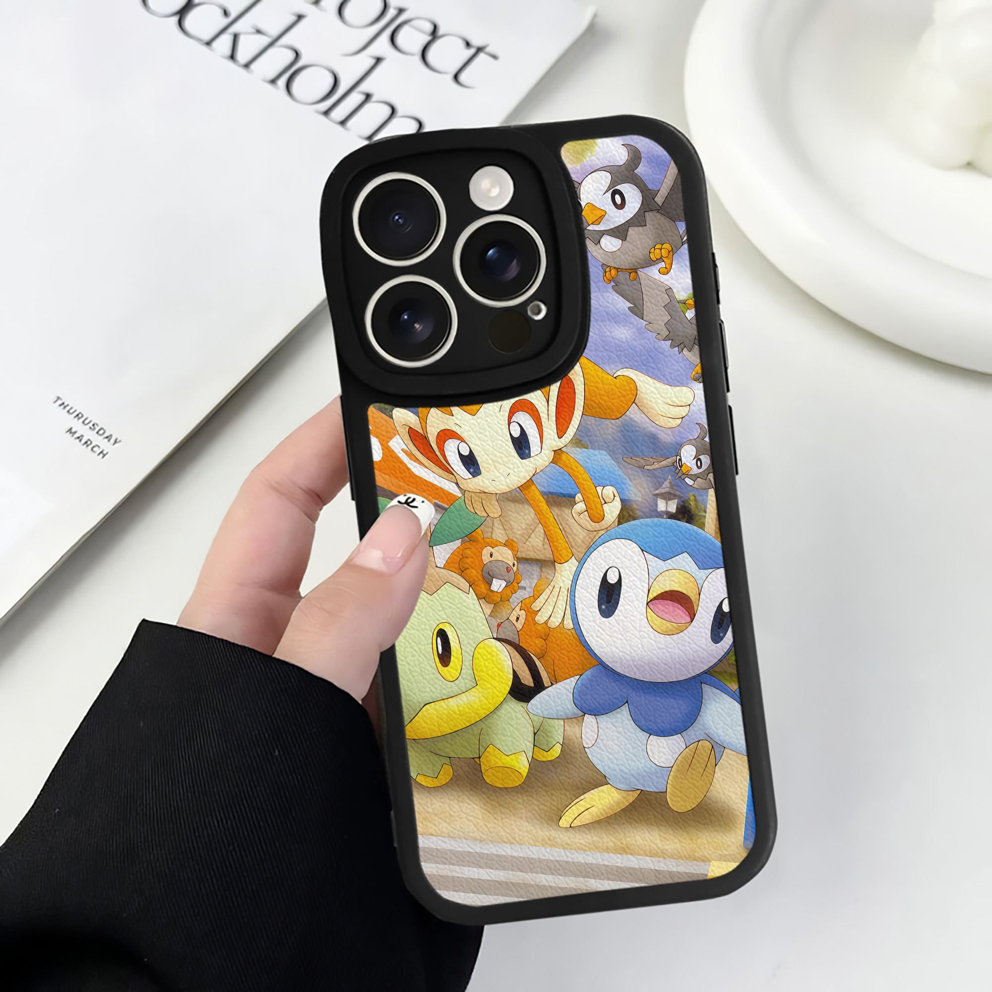 （画像用） ポケットモンスター Pokémon 【iPhone 16シリーズ対応】シリコンスマホケース（レザー調） 材質：シリコン